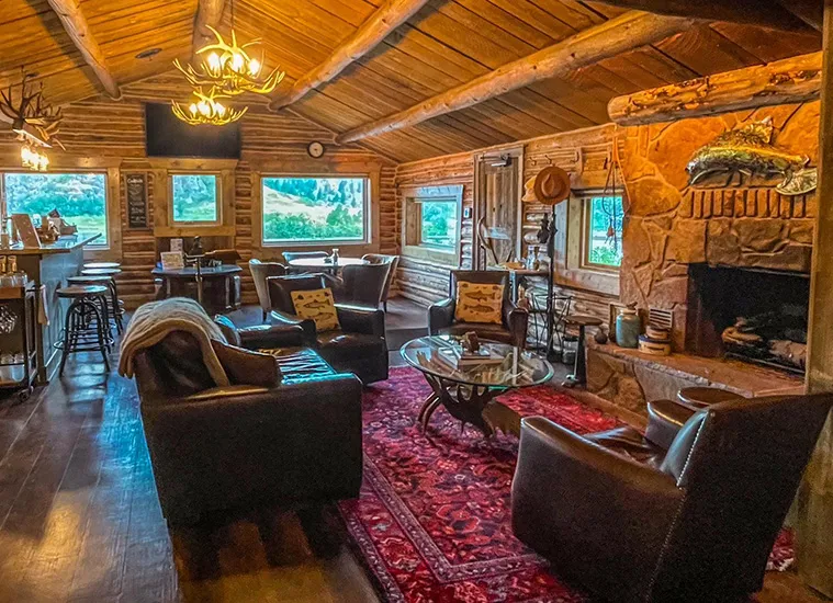 hidden-canyon-lodge-chairs